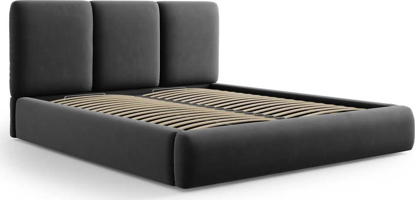 Tmavě šedá sametová čalouněná dvoulůžková postel s úložným prostorem s roštem 180x200 cm Brody – Mazzini Beds Mazzini Beds